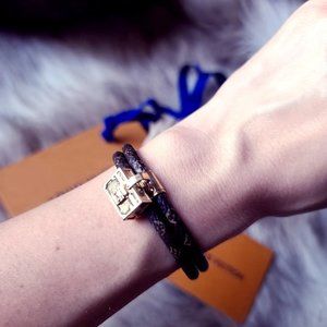 🌟 Louis vuitton bracelet sz 17.